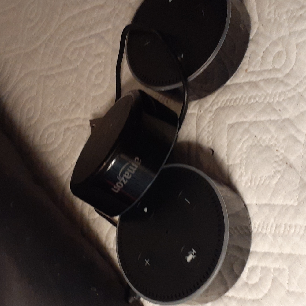 Amazon echo dot. - Picture 2 of 2